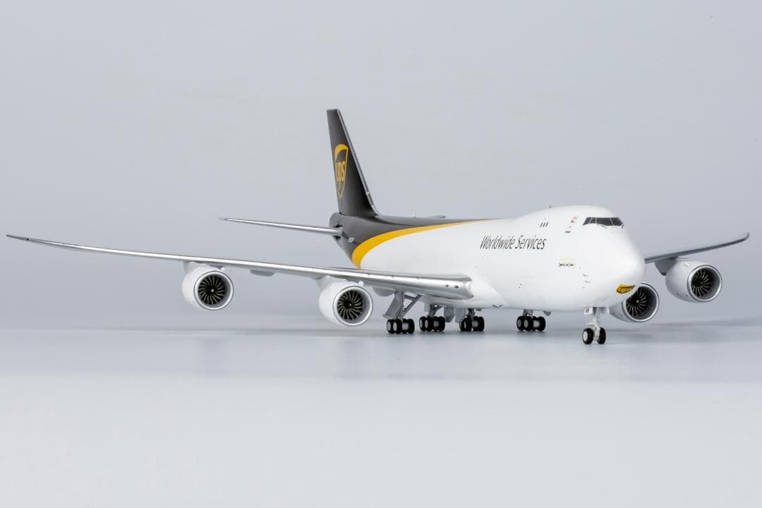 航空機・ヘリコプター UPS 747-8F N605UP 1/400