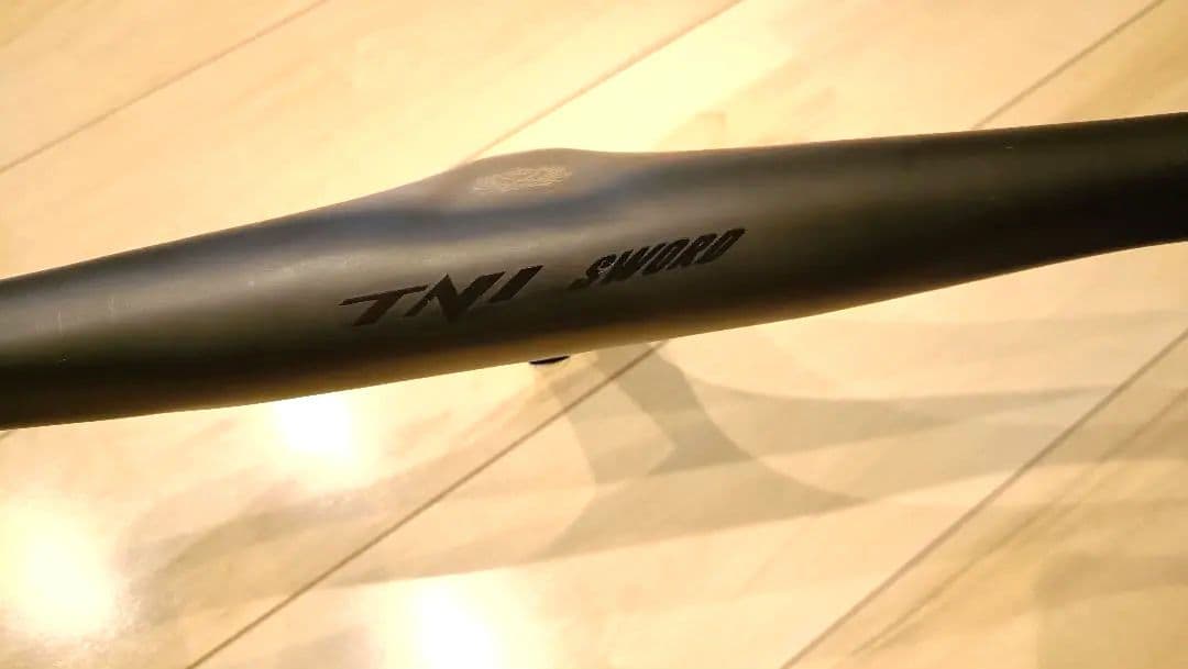 TNI SWORD カーボンステム一体型ハンドル