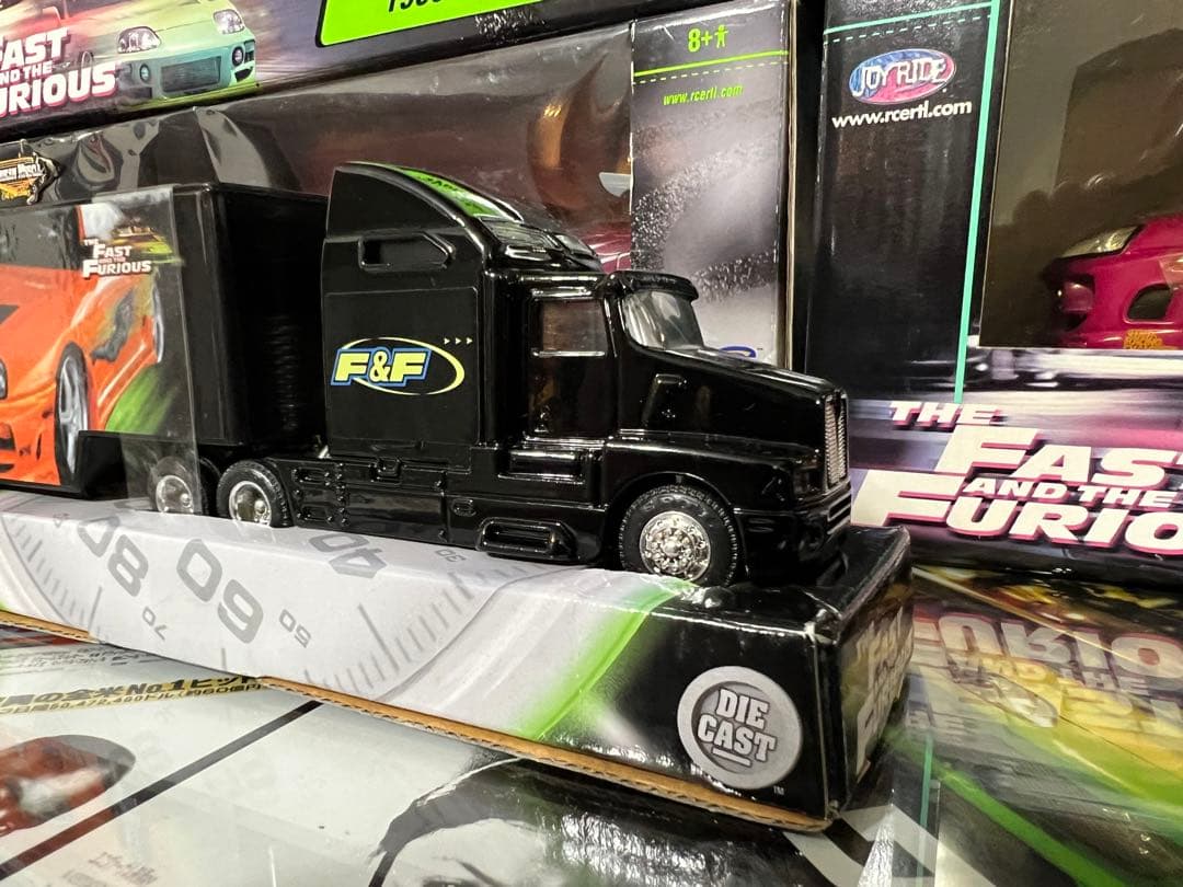 ミニカー FAST&FURIOUS Kenworth Transporter 1/64