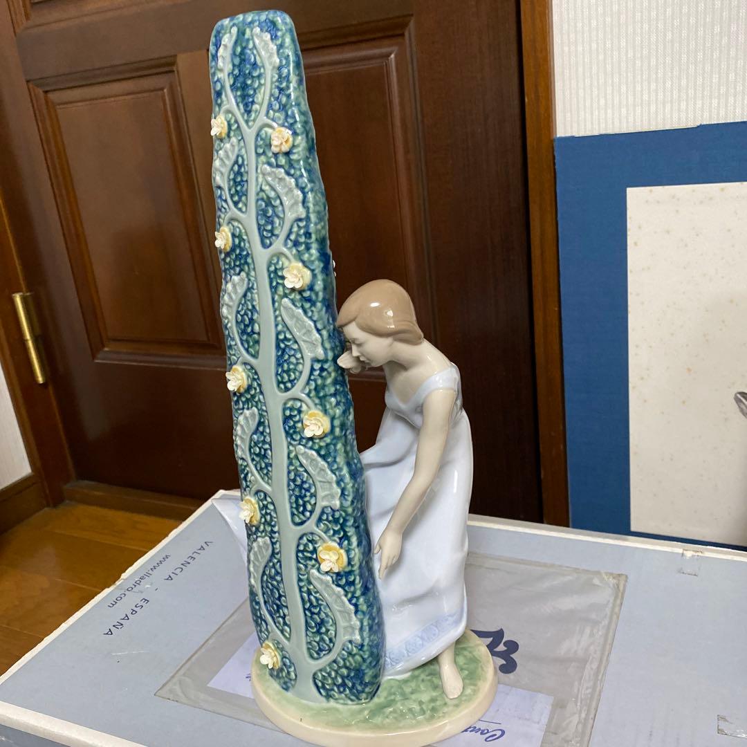 リヤドロ　光の詩8140 リミテッドエディション証明書つき。台座付き