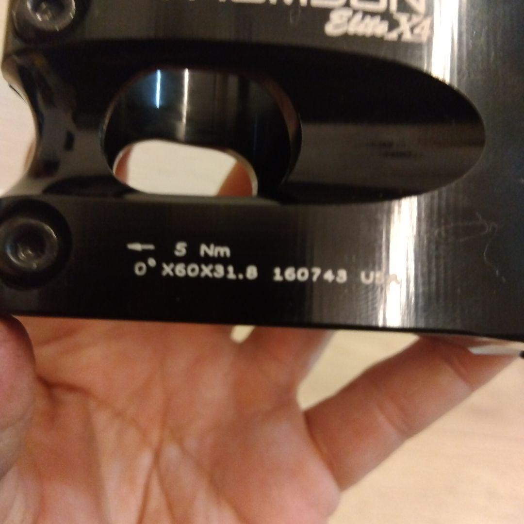 THOMSON Elite X4ステム 31.8mm ＆キャップ