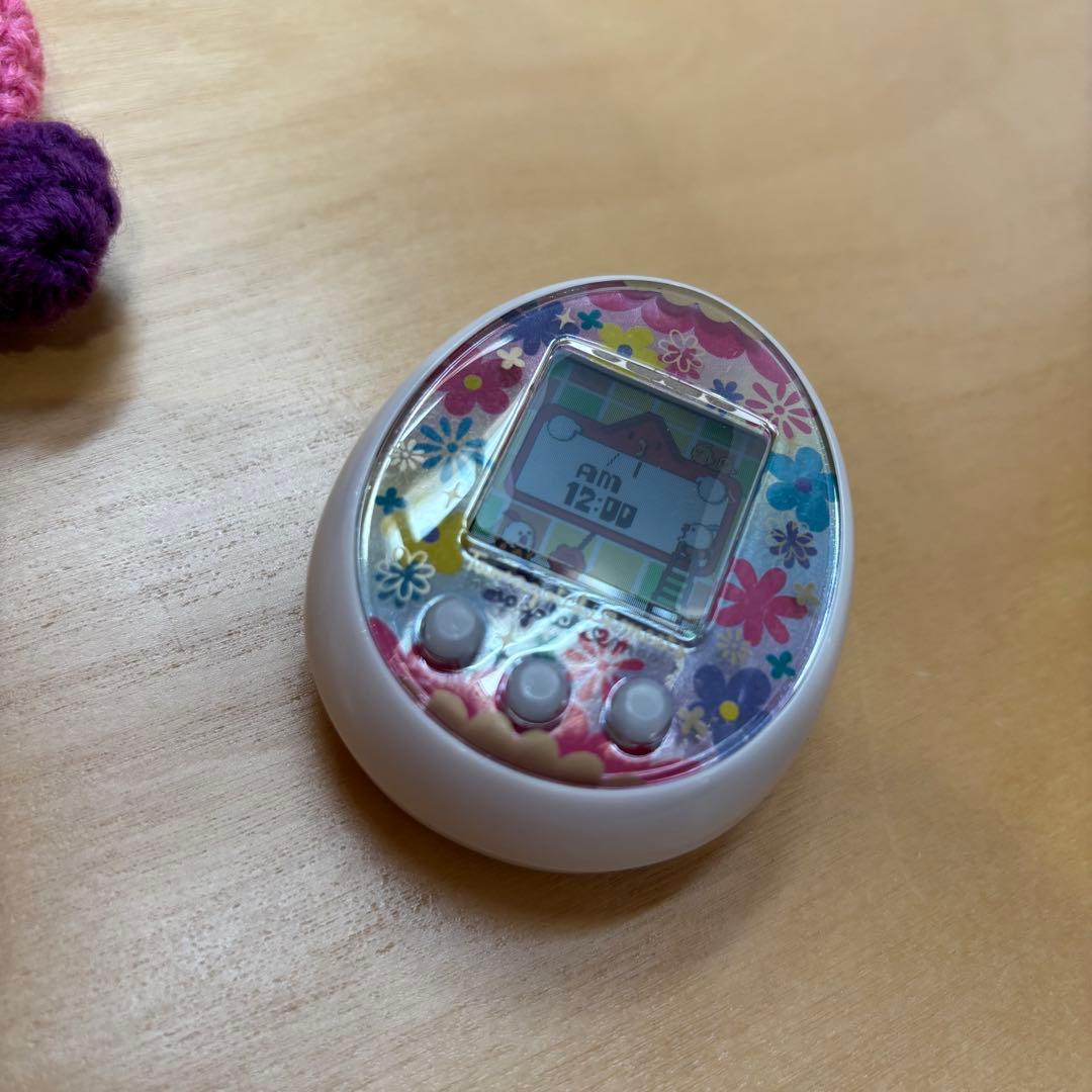 【美品】たまごっちみーつ　パステルみーつ　ホワイト ケース付き