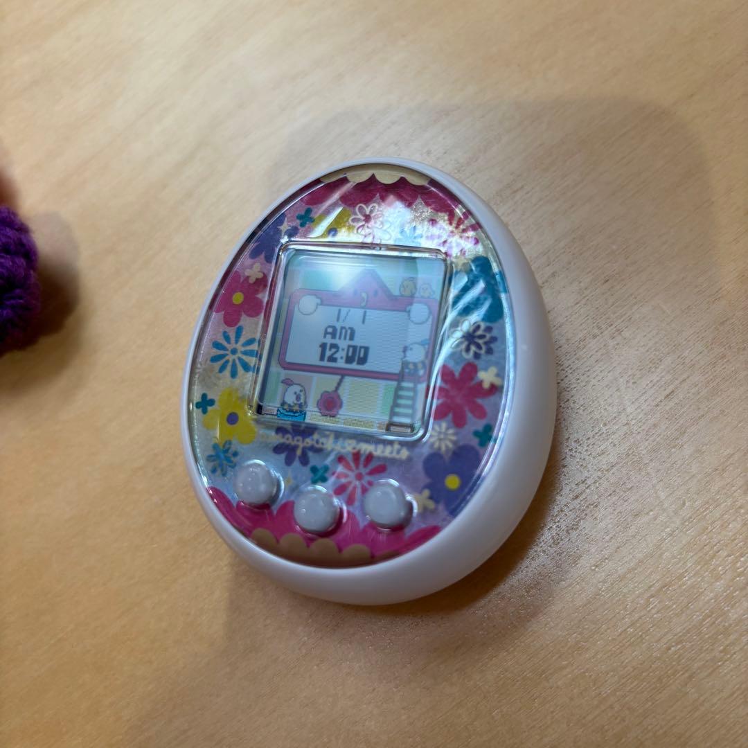 【美品】たまごっちみーつ　パステルみーつ　ホワイト ケース付き