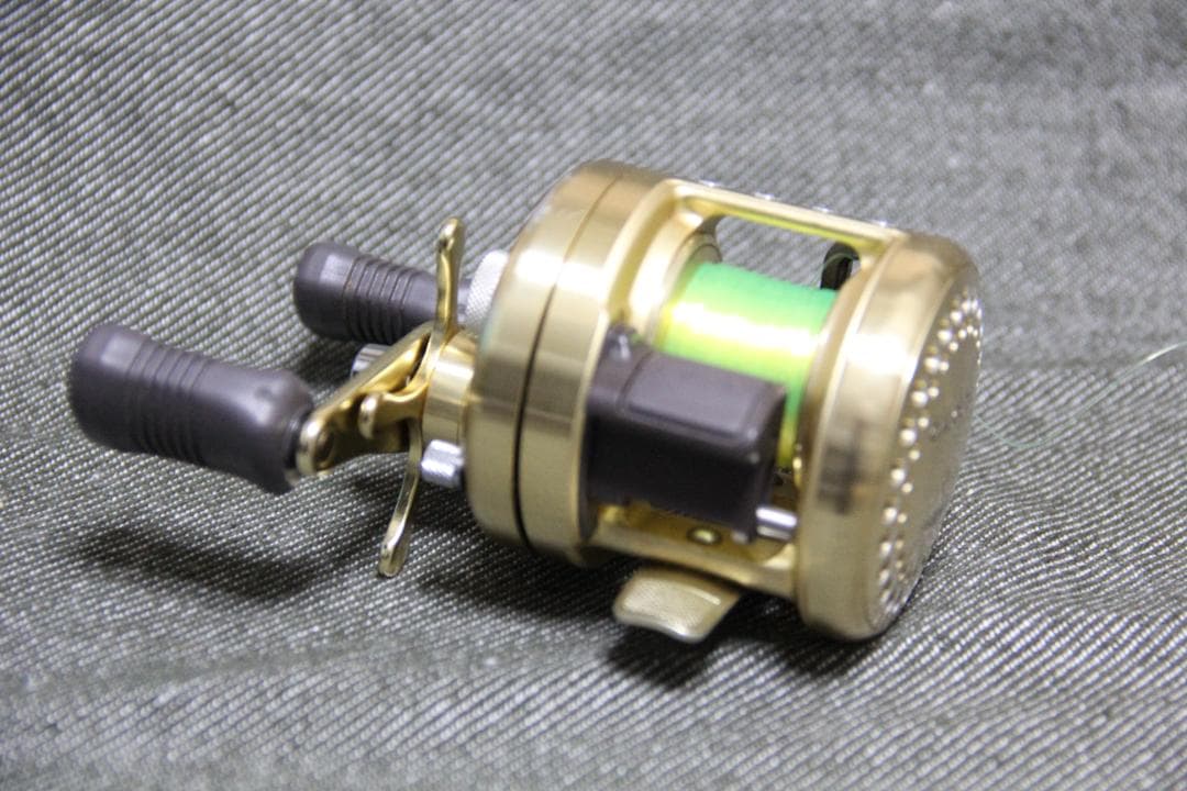 SHIMANO　CALCUTTA　101XT　　　　外箱、説明書、付属品付き