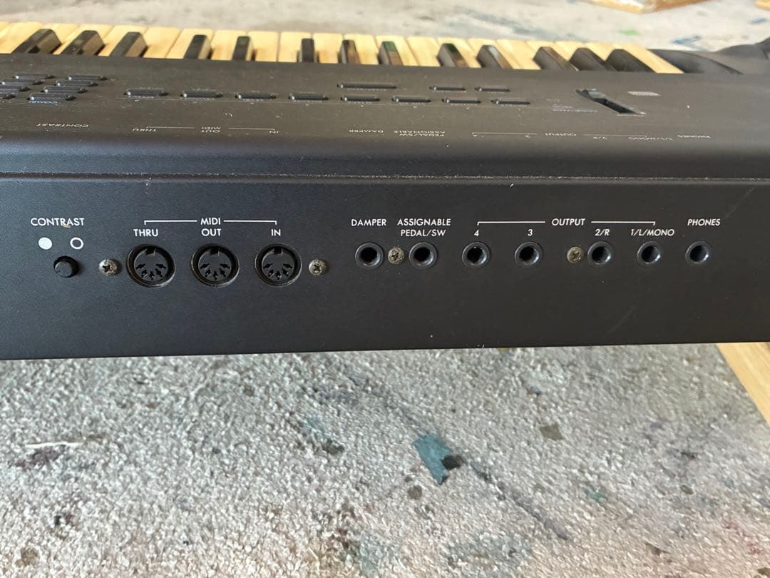 KORG X2 シンセサイザー キーボード 76鍵盤、台あり