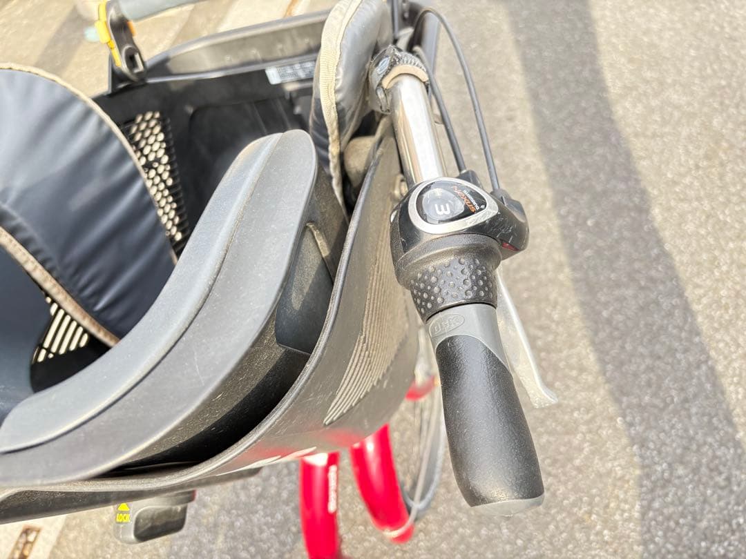 赤 シティサイクル チャイルドシート付き