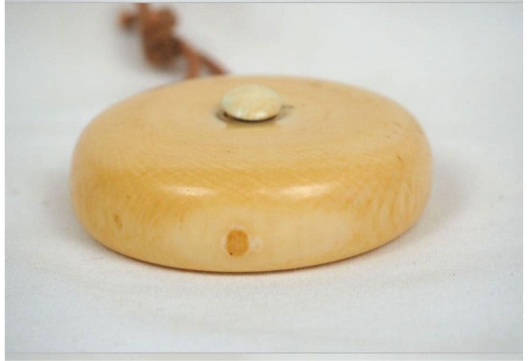 送料無料　江戸時代　饅頭　根付　提げ物　38ｇ