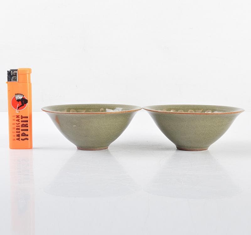 中国　龍泉窯青磁　刻花卉文鉢　茶碗　一対　V　R4690