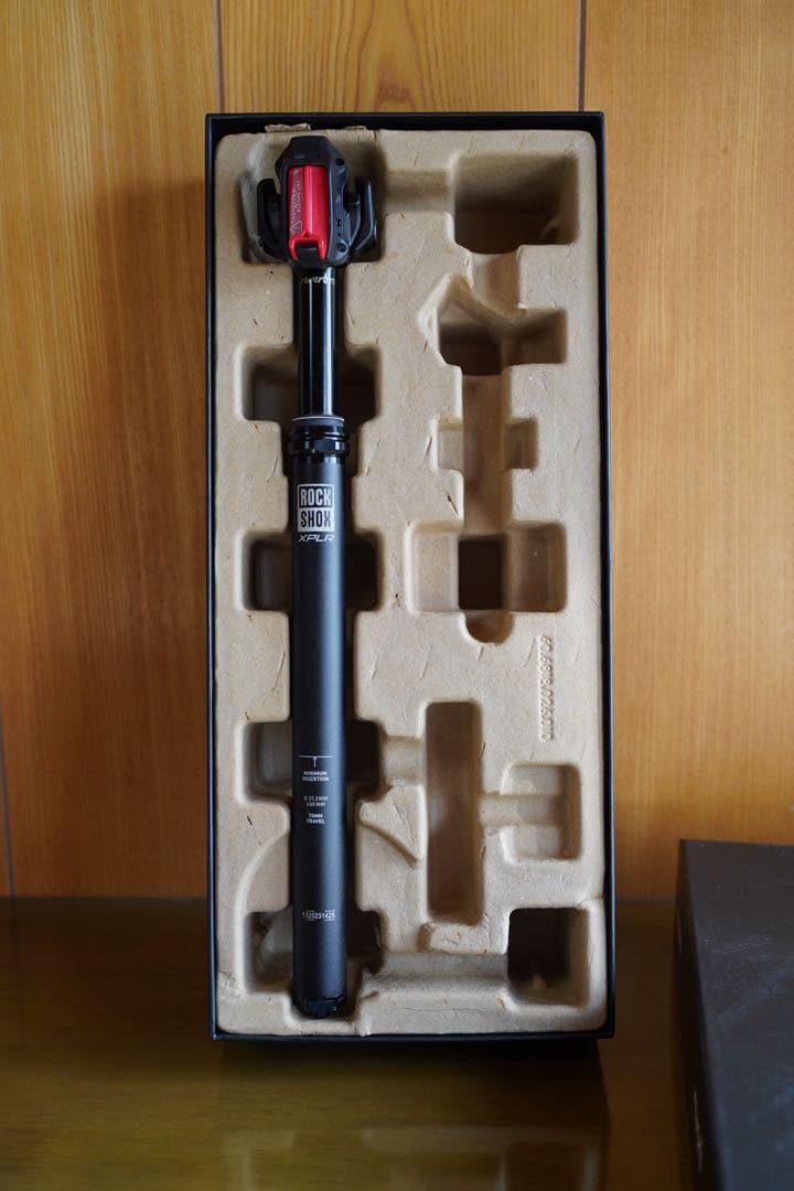 RockShox ドロッパーシートポスト+バッテリー