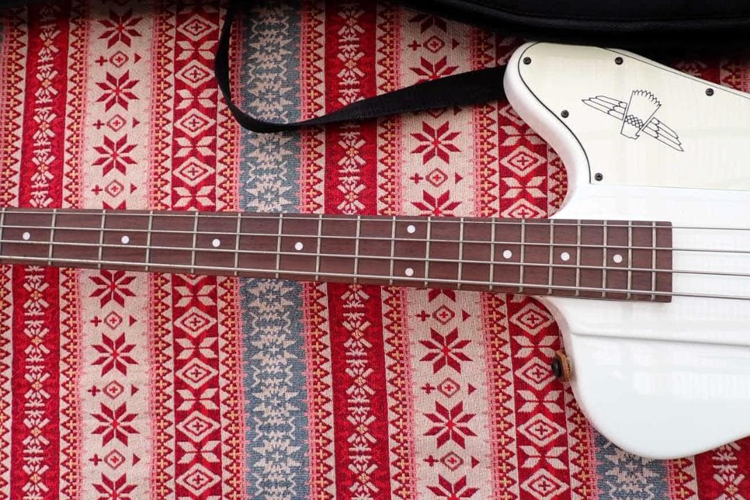 hxm1126 エレキベース Epiphone Thunderbird ホワイト