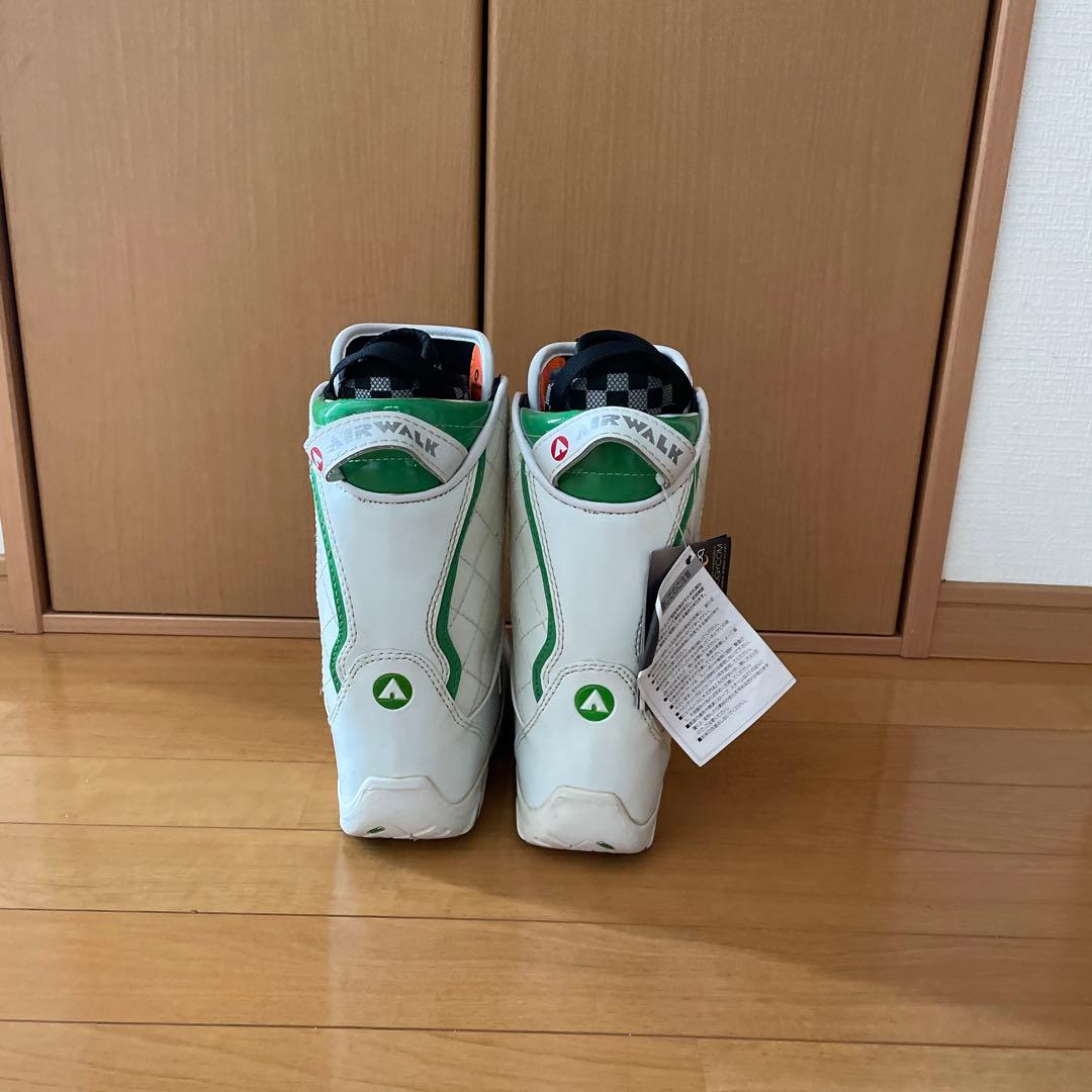 AIRWALK スノーボードブーツ ホワイト/グリーン