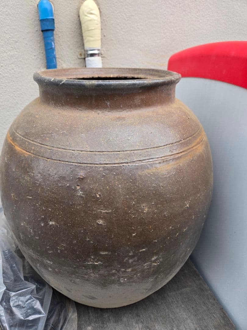 １日限定値下げ➁大きい壺　信楽焼？　メダカ等の飼育に最適☆値下げ交渉可