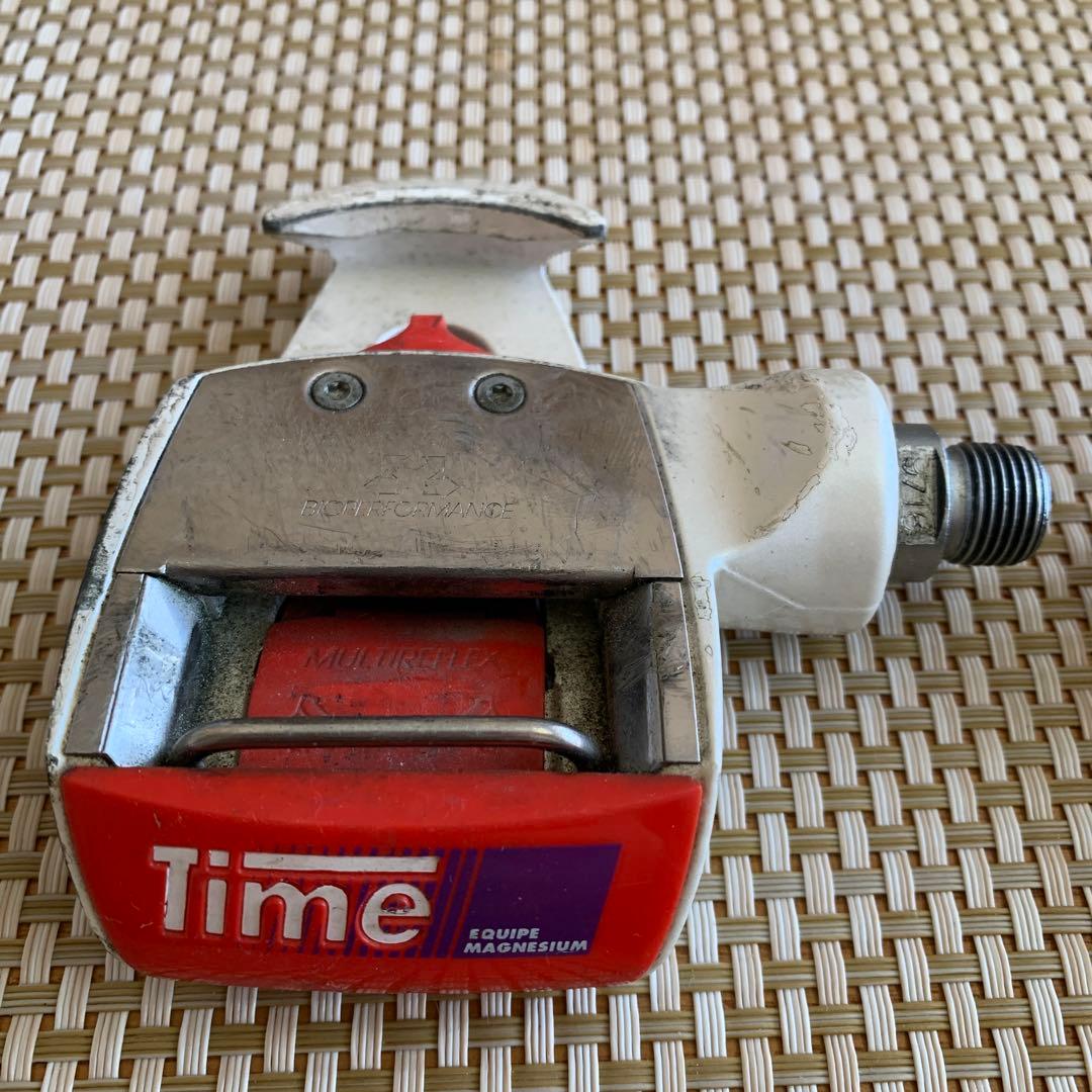 Time TBTエキッププロマグネシウム ホワイト/レッド