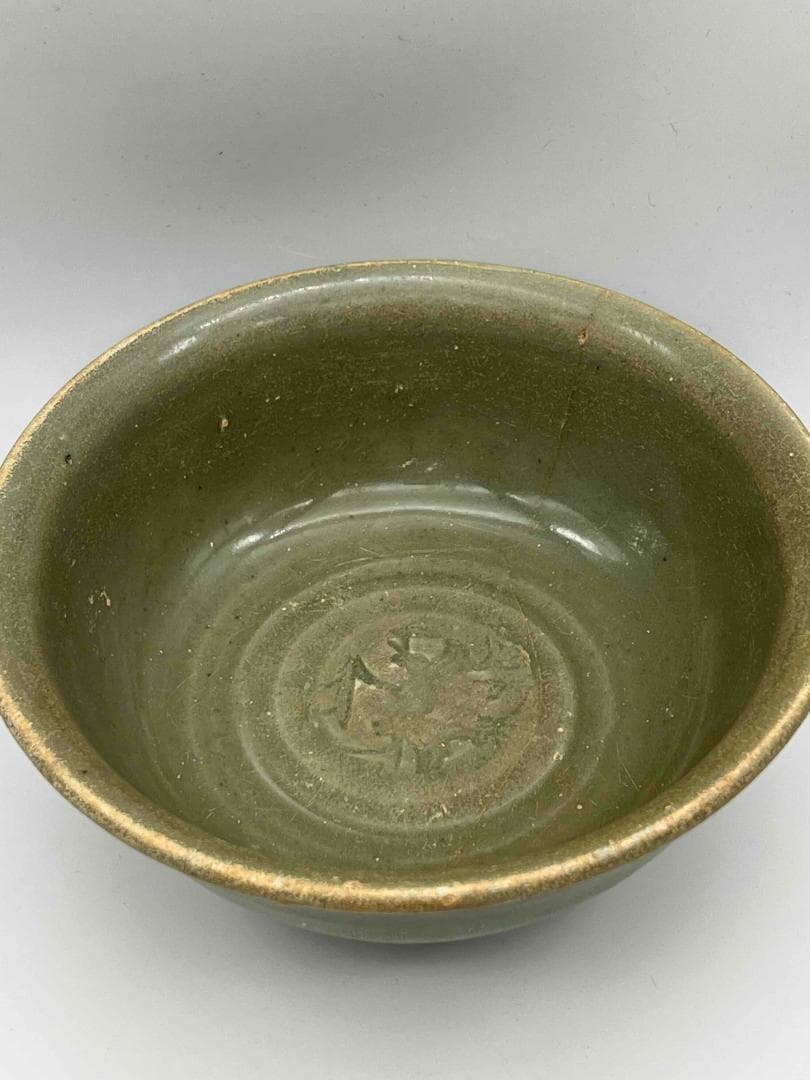 宋から元時代 青磁 龍泉窯暗刻模様弦文碗　鉢　茶碗　唐物　古賞物(E-94)