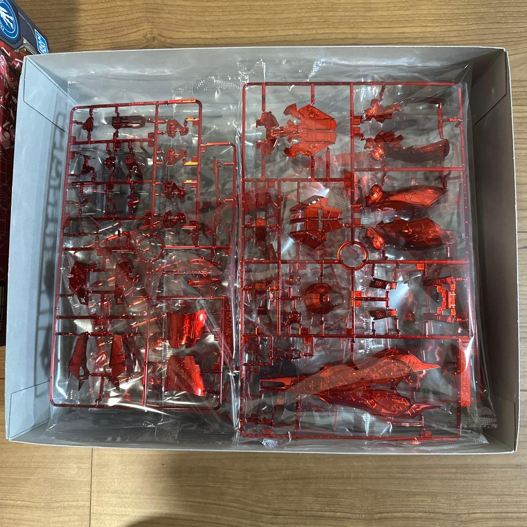 RG 1/144 ガンダンベース限定　サザビー　『メカニカルコアメッキ』