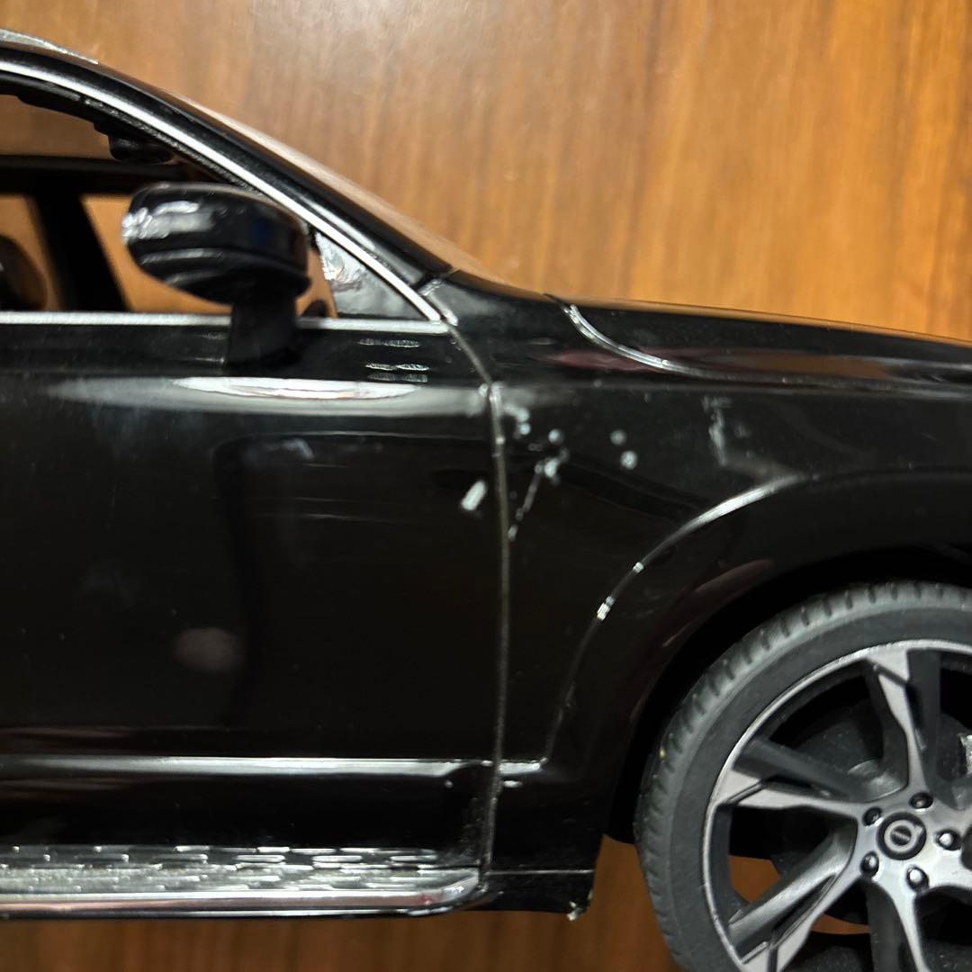 VOLVO ラジコンカー