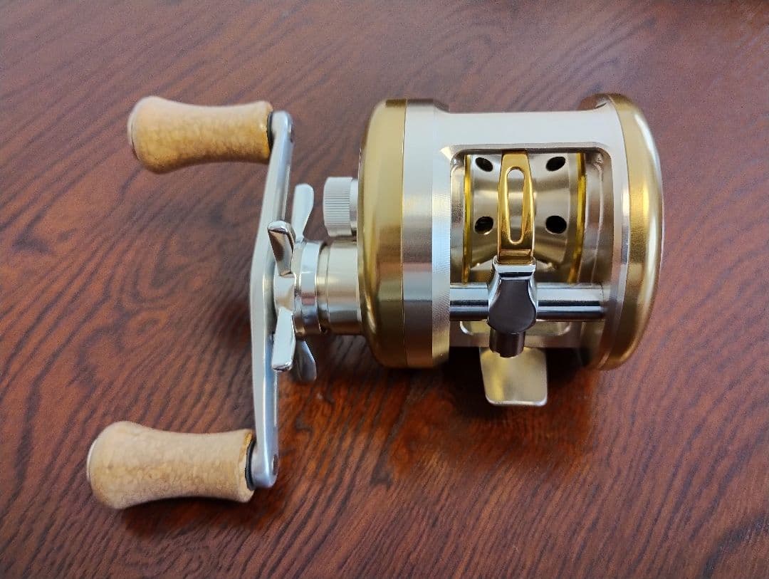 ダイワ　DAIWA　ミリオネア　CVZ205