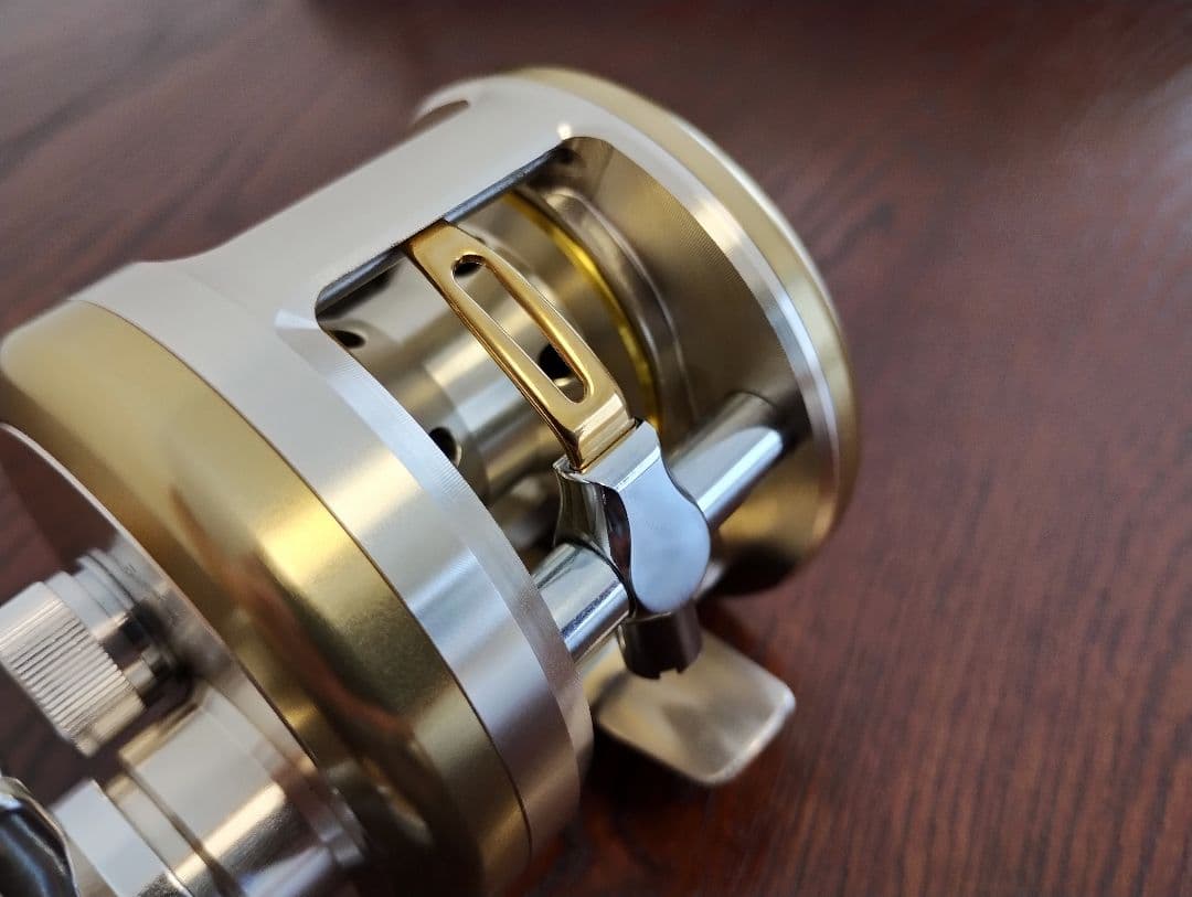 ダイワ　DAIWA　ミリオネア　CVZ205