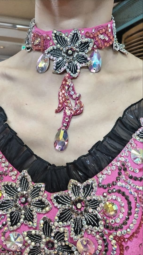 ピンク フリル付き社交ダンスドレス