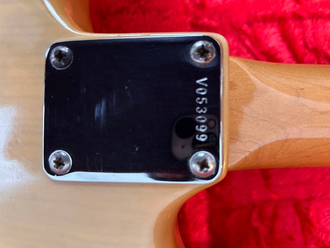 フェンダーカスタムショップ 1991年　62年ストラト　ホワイトブロンド