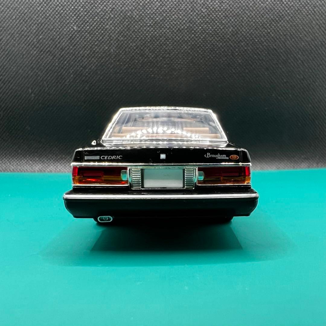 セドリック　トミカリミテッドヴィンテージ ネオ　LV-N43 18a 黒ブラック