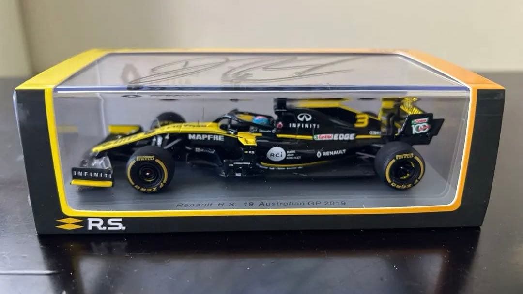 F1 Renault RS19 2019年ダニエルリカルド直筆サイン入り1:43