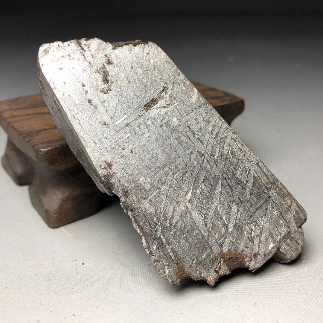 隕石 鉄隕石　アルタイ隕石　エンドカット　ナチュラル　重さ約175ｇ