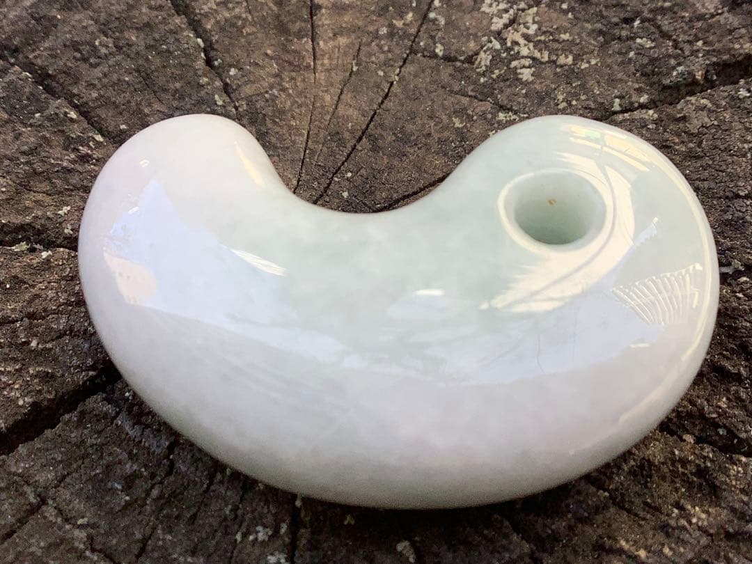 ✳お値段と品質に自信あり‼️糸魚川翡翠勾玉　本物ジェダイトをお身近に　機械鑑定付‼️