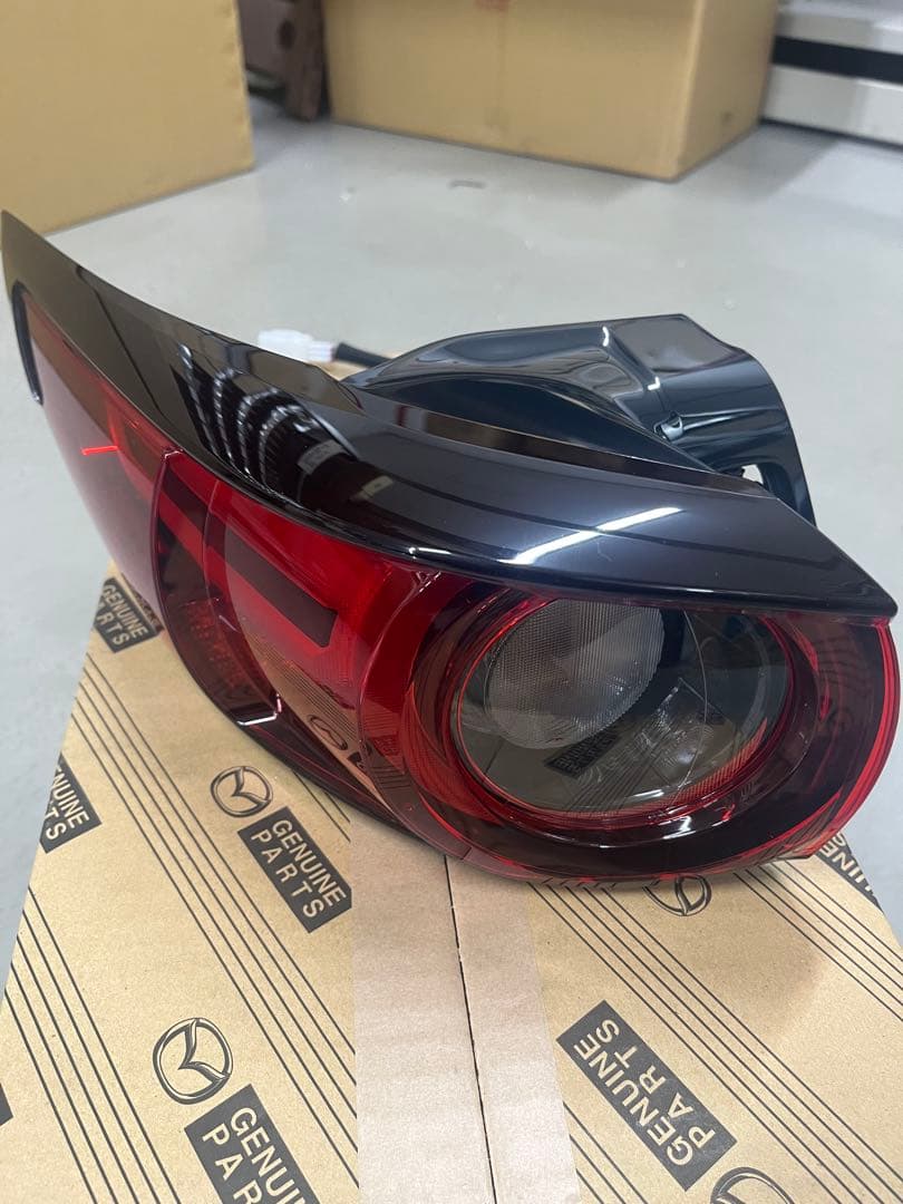 マツダCX-5 新品テールランプLH 　品番K123-51-160H