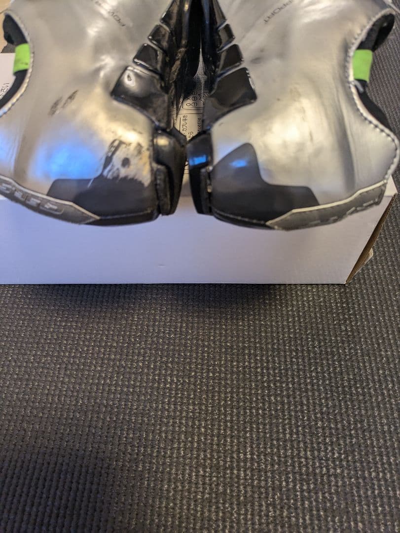 Q36.5ユニークシューズサイズEU39.5