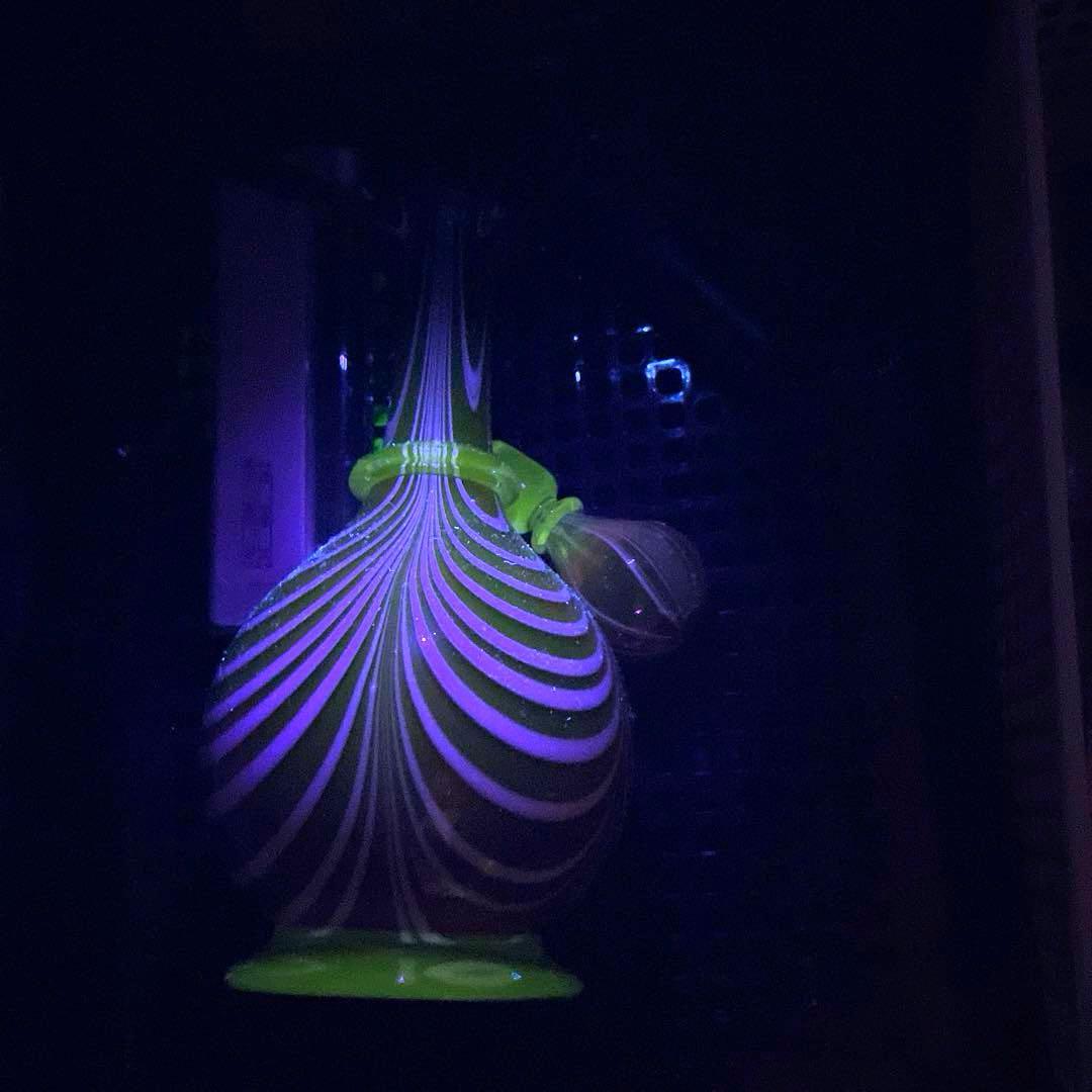 骨董　時代ガラス　希少　金赤ガラス　掻き揚げ紋　カラフェ　酒器　ウランガラス