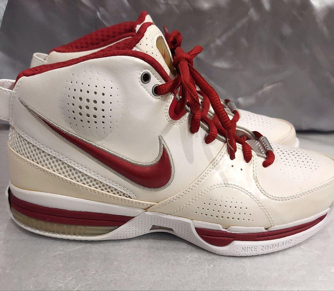 NIKE　ナイキ　エアズームライト　バッシュ　26㎝　欠陥品