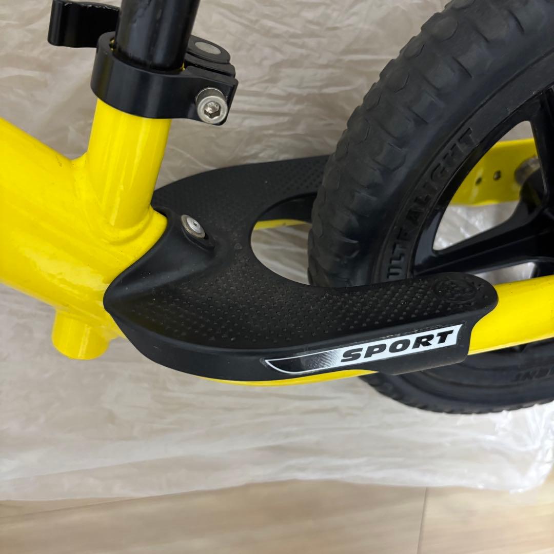 STRIDER スポーツ　12インチ イエロー　ストライダー
