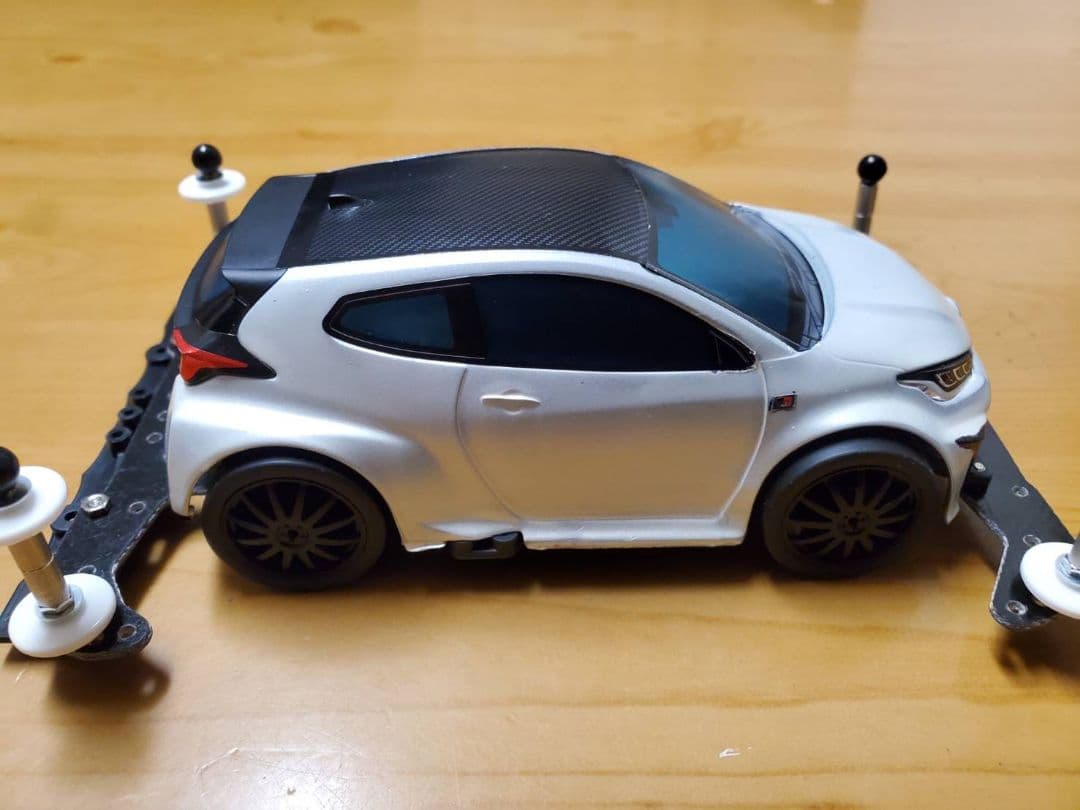 塗装済みトヨタ GR ヤリス ミニ四駆 2台セット