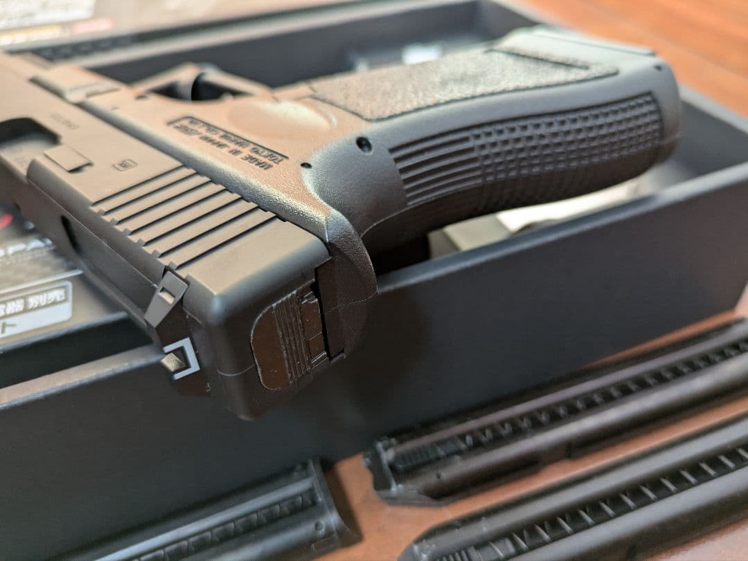 東京マルイ GLOCK 18C 電動ガン 3マガジン付　美品