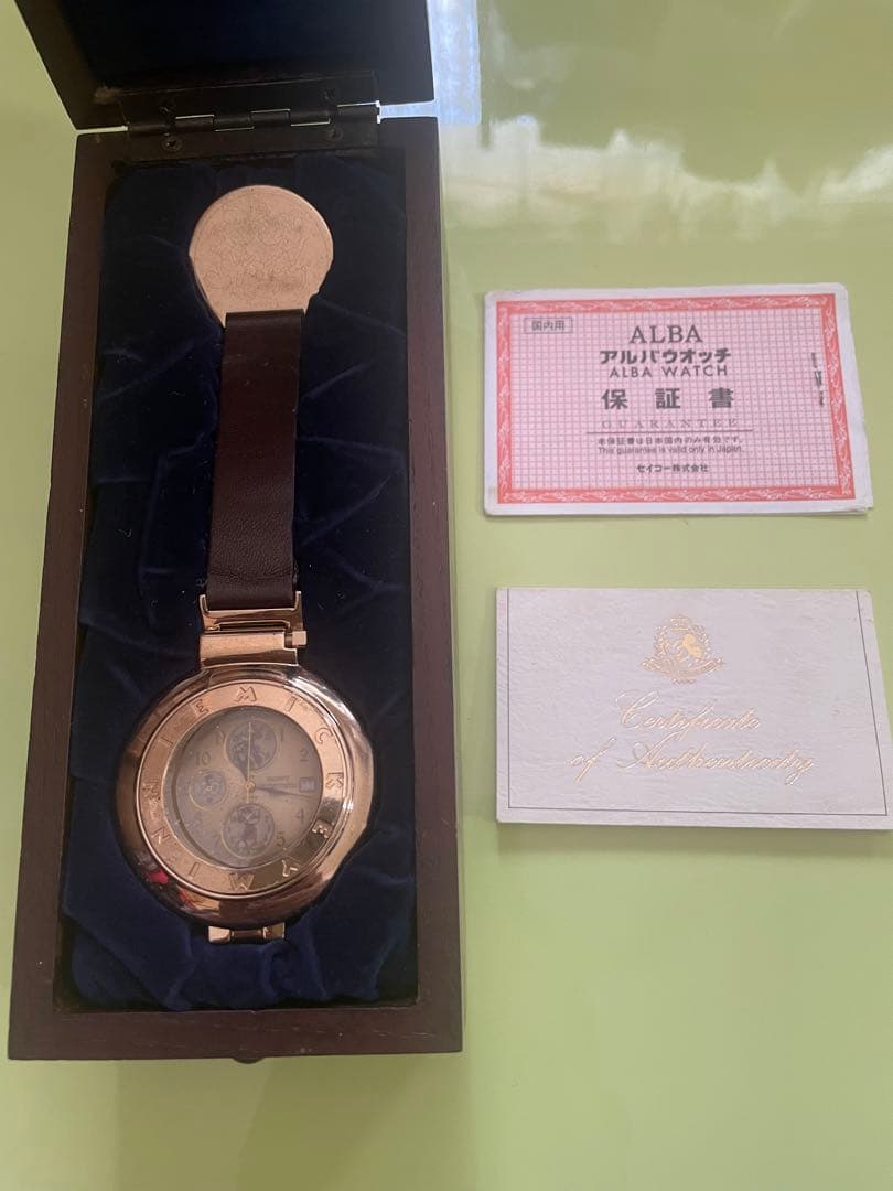 ミッキーマウス70歳の誕生日記念の懐中時計