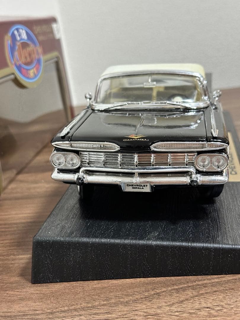【1/18】シボレー　インパラ　1/18スケール箱付き【1959年】