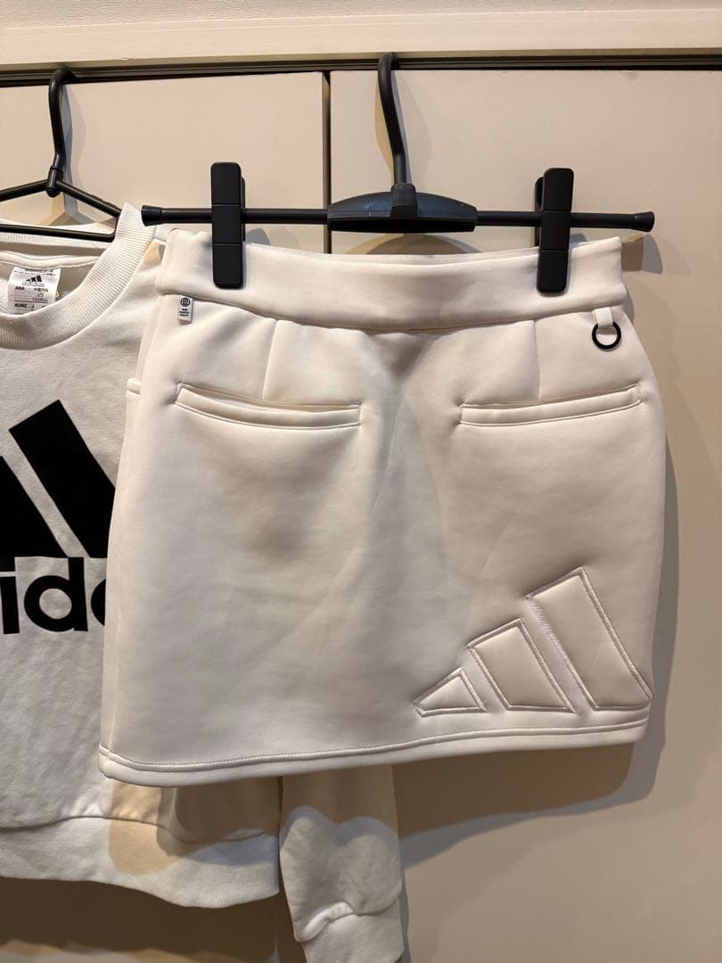 adidas トレーナーとスカートセット