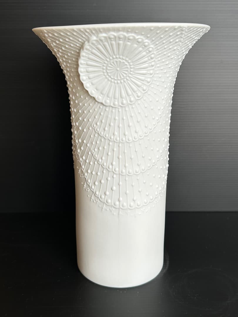 KAISER PORZELLAN カイザーポーセレン 白磁のフラワーベース