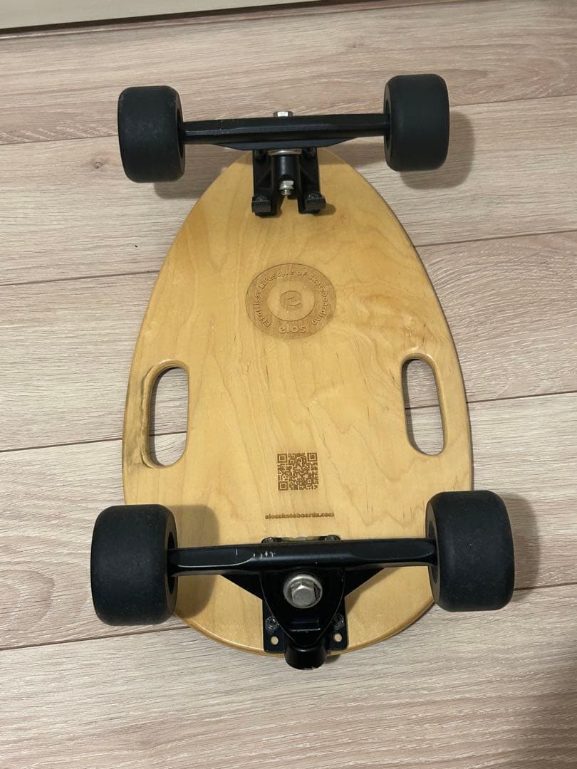 Elos スケートボード w/ 特注スタンド