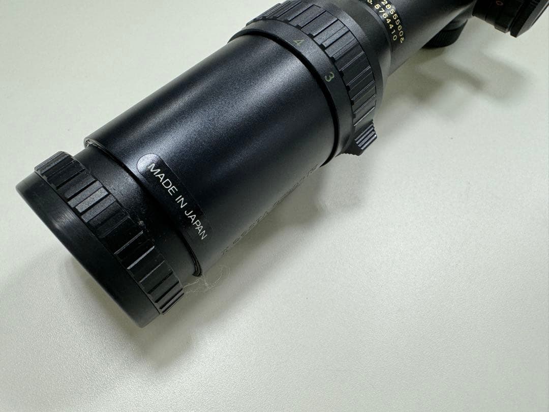 日本製　実銃用　スコープ　1ー4倍　Electro Visee II