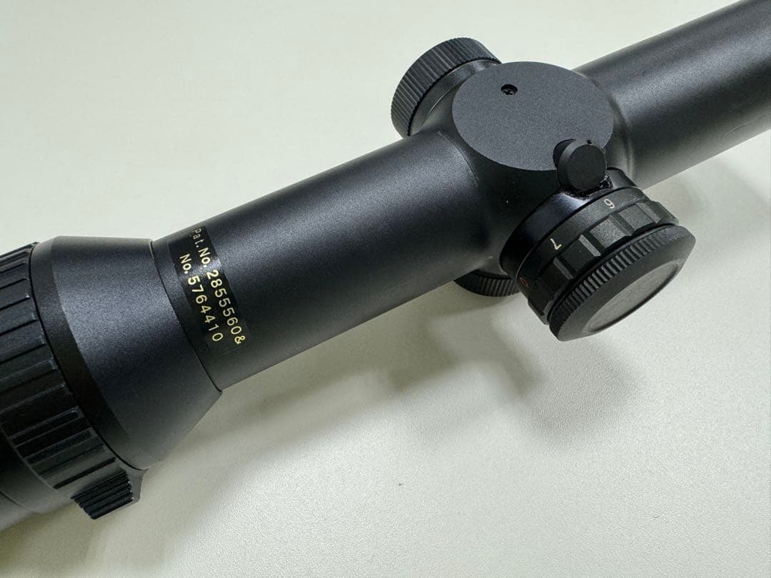 日本製　実銃用　スコープ　1ー4倍　Electro Visee II