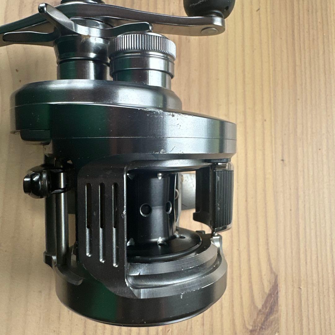 リール SHIMANO CALCUTTA CONQUEST DC200HG