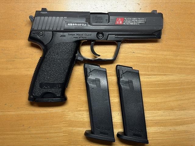 あ*き様 ジャンク扱い・10禁エアガンセット+ホルスター+ライフルケース等