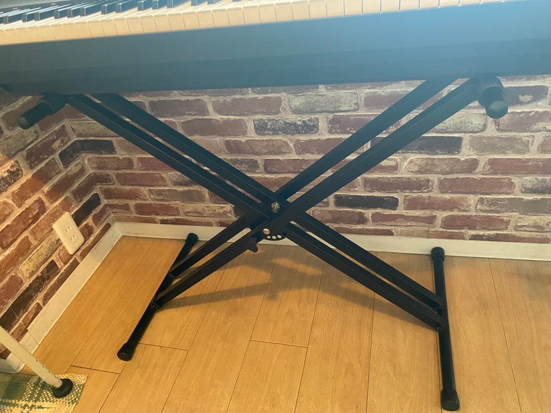 Yamaha 電子ピアノ X型スタンド付き　P-125B