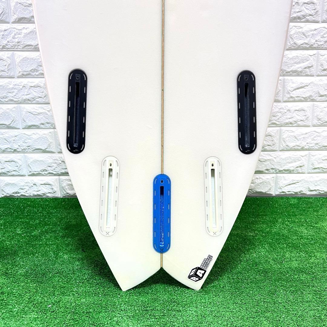 ジャスティス　サーフボード　タジマシェイプ　クアッド　フューチャー　良好　5’8