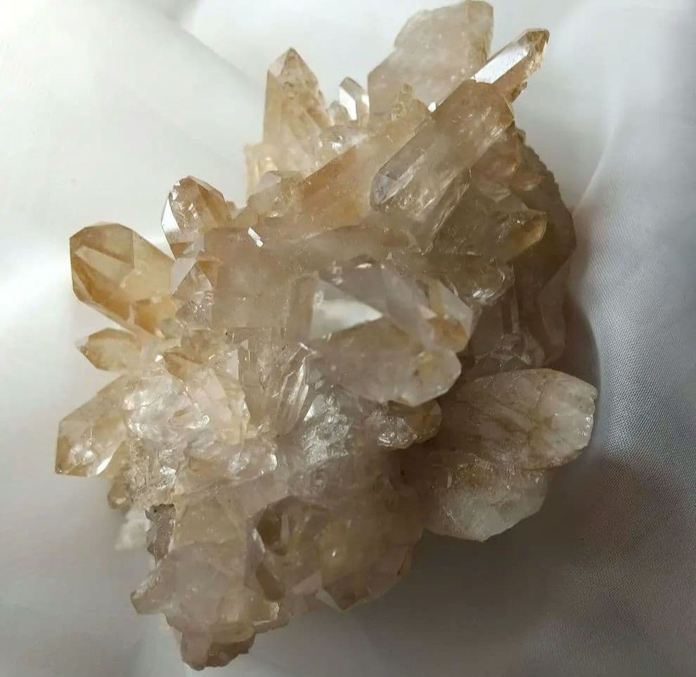 ブラジル産 虹入り スモーキータンジェリンクォーツ クラスター L