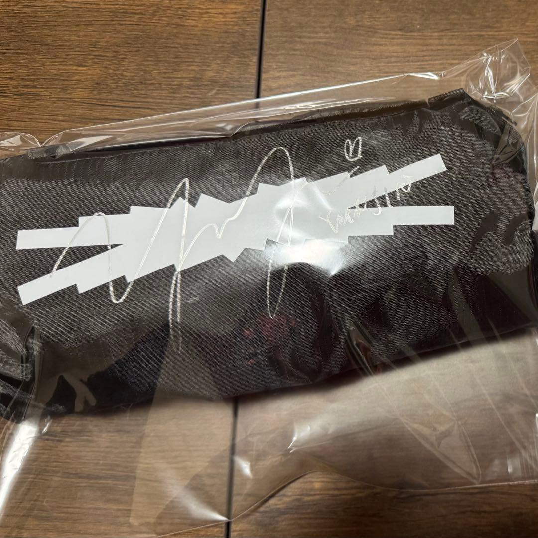 LE SSERAFIM ユンジン直筆サイン入りマルチポーチ