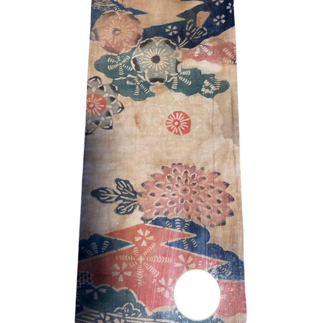 【貴重】18世紀／綿白地松皮菱菊図案紅型