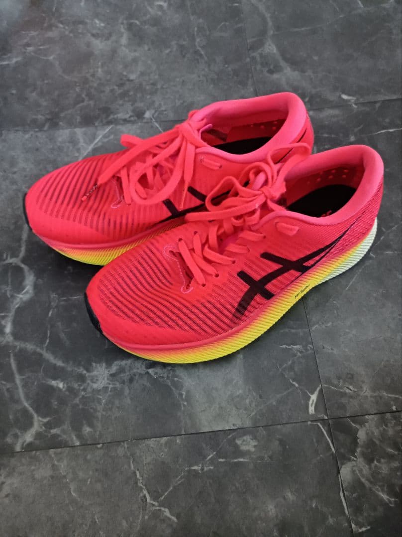 ASICS メタスピードスカイ22.5センチ